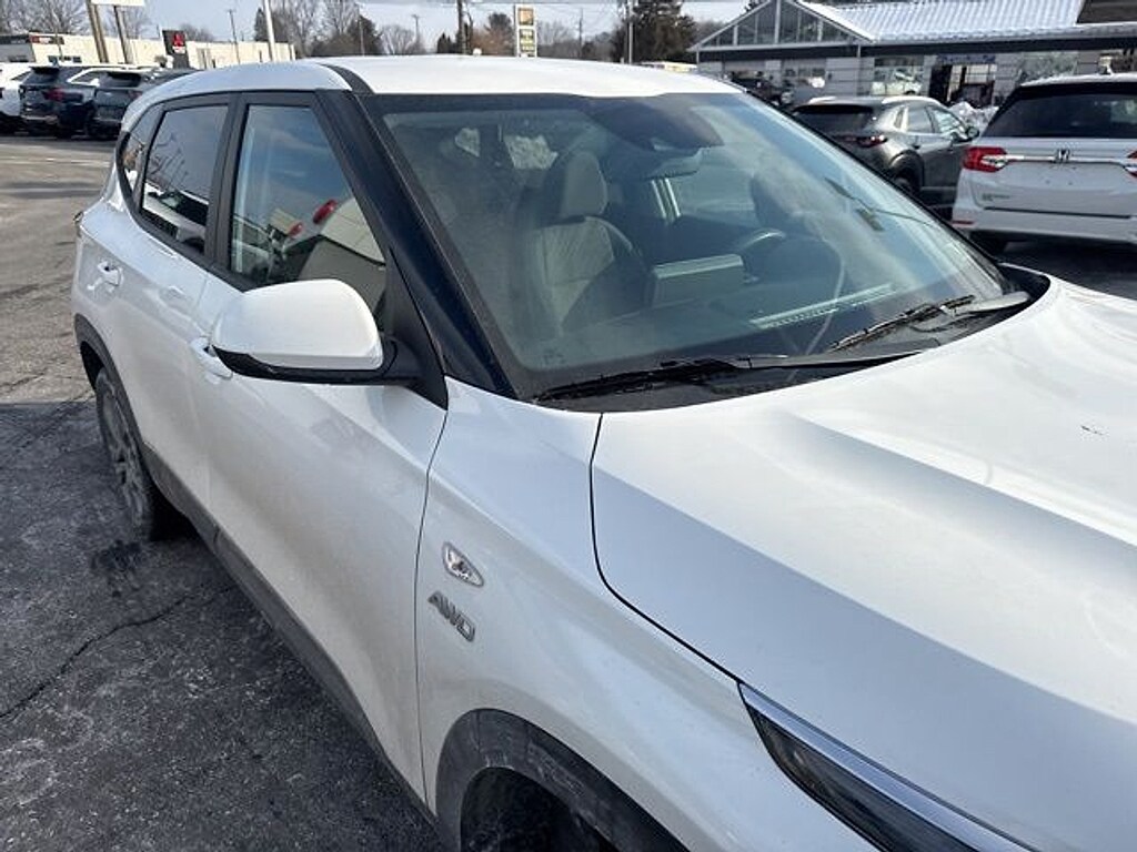 Used 2023 Kia Seltos LX Sport Utility