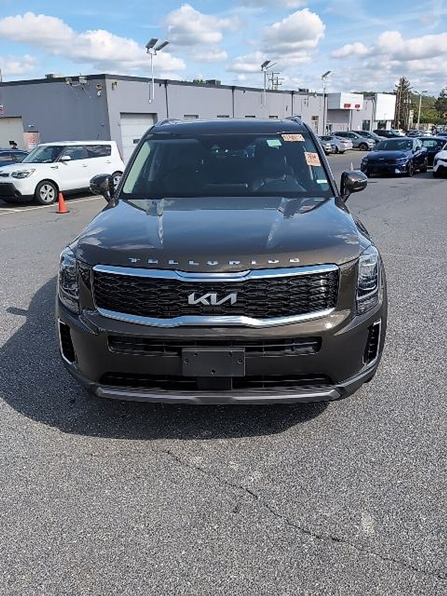 2022 Kia Telluride EX photo 2