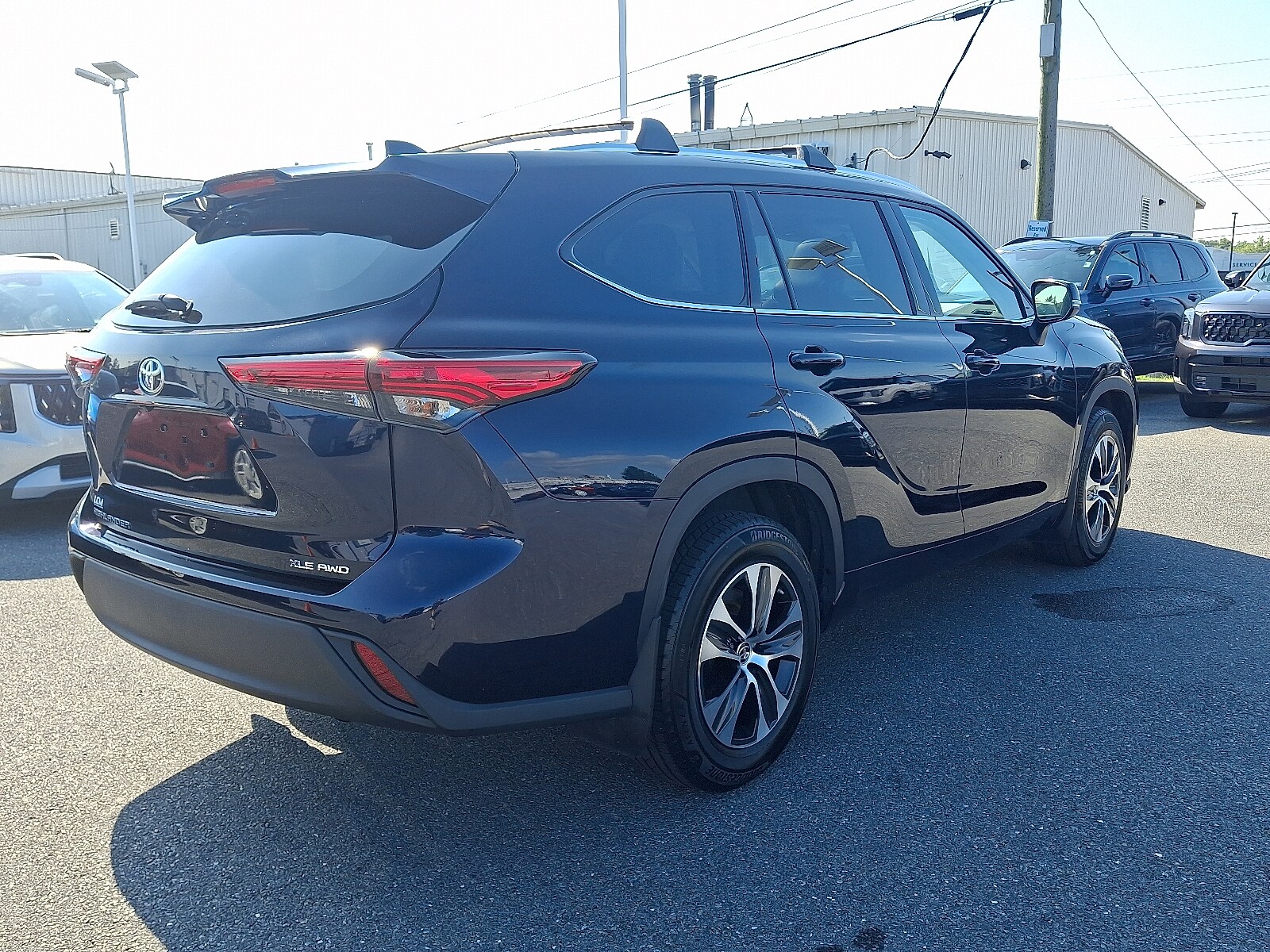 2021 Toyota Highlander XLE photo 4