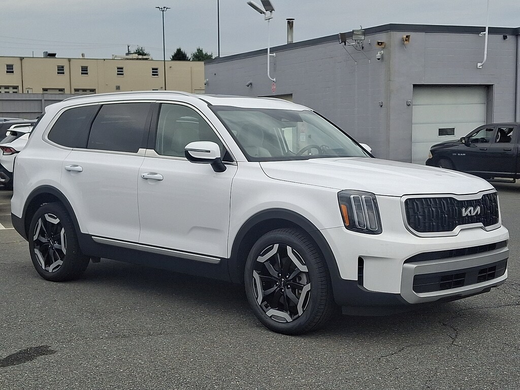 Used 2024 Kia Telluride EX Sport Utility