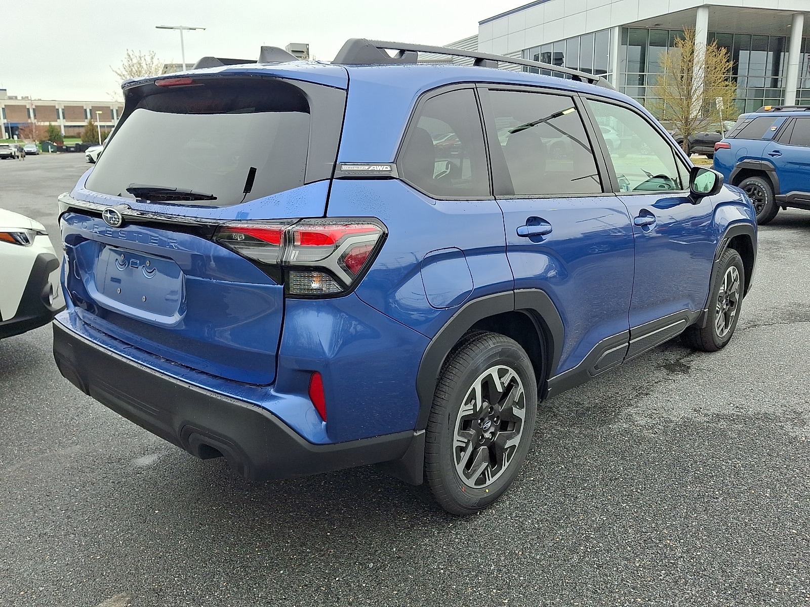 View vehicle photo 3