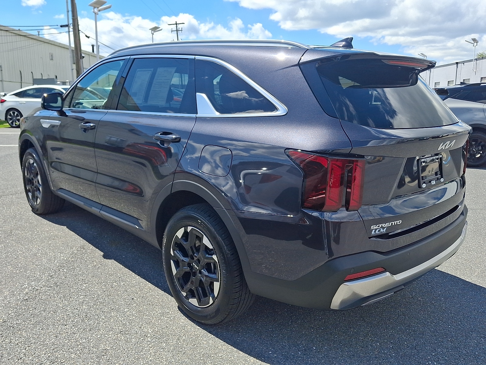 2025 Kia Sorento S - Photo 6