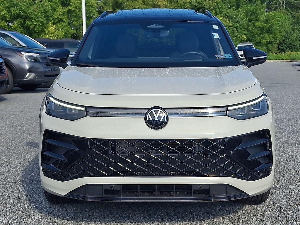 Used 2026 Volkswagen Tiguan SE R-Line Black Sport Utility