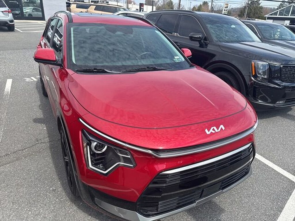 Used 2023 Kia Niro EX Touring Sport Utility