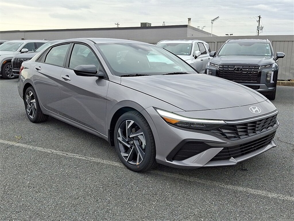 Used 2025 Hyundai Elantra SEL Sport Sedan