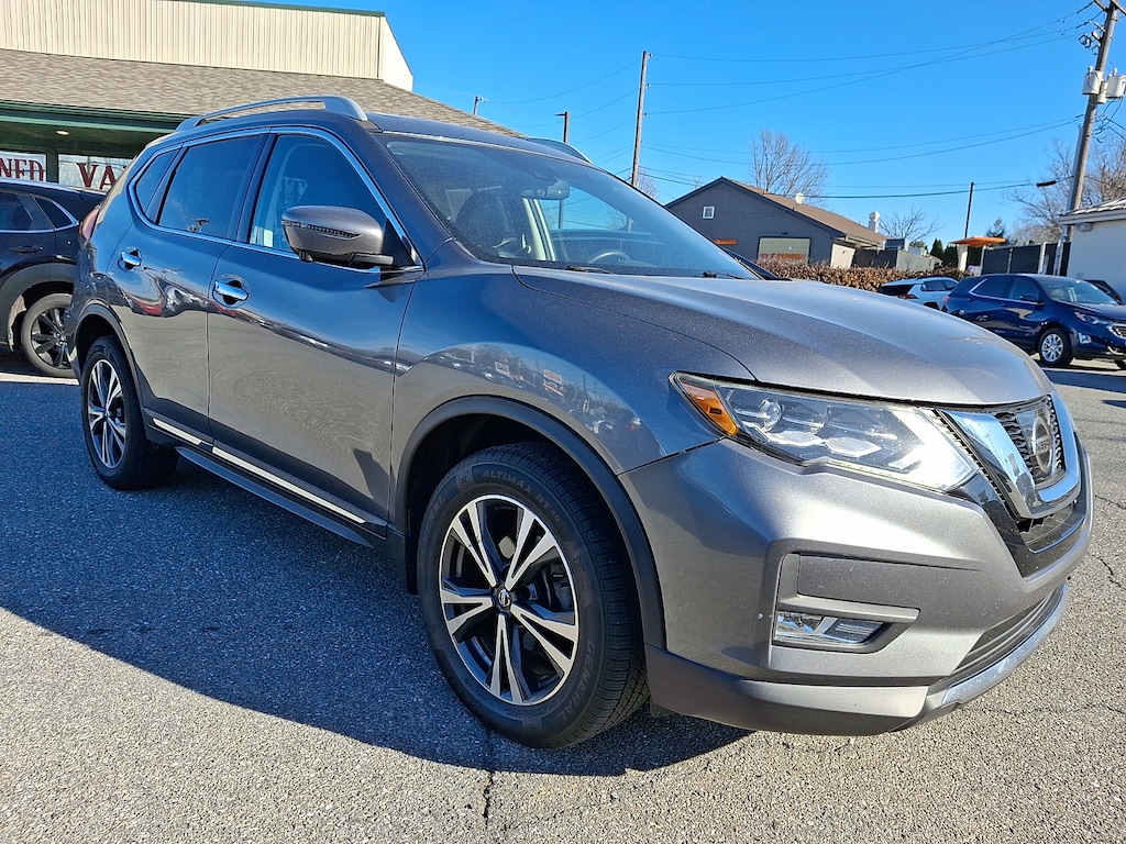 Used 2017 Nissan Rogue SL Sport Utility