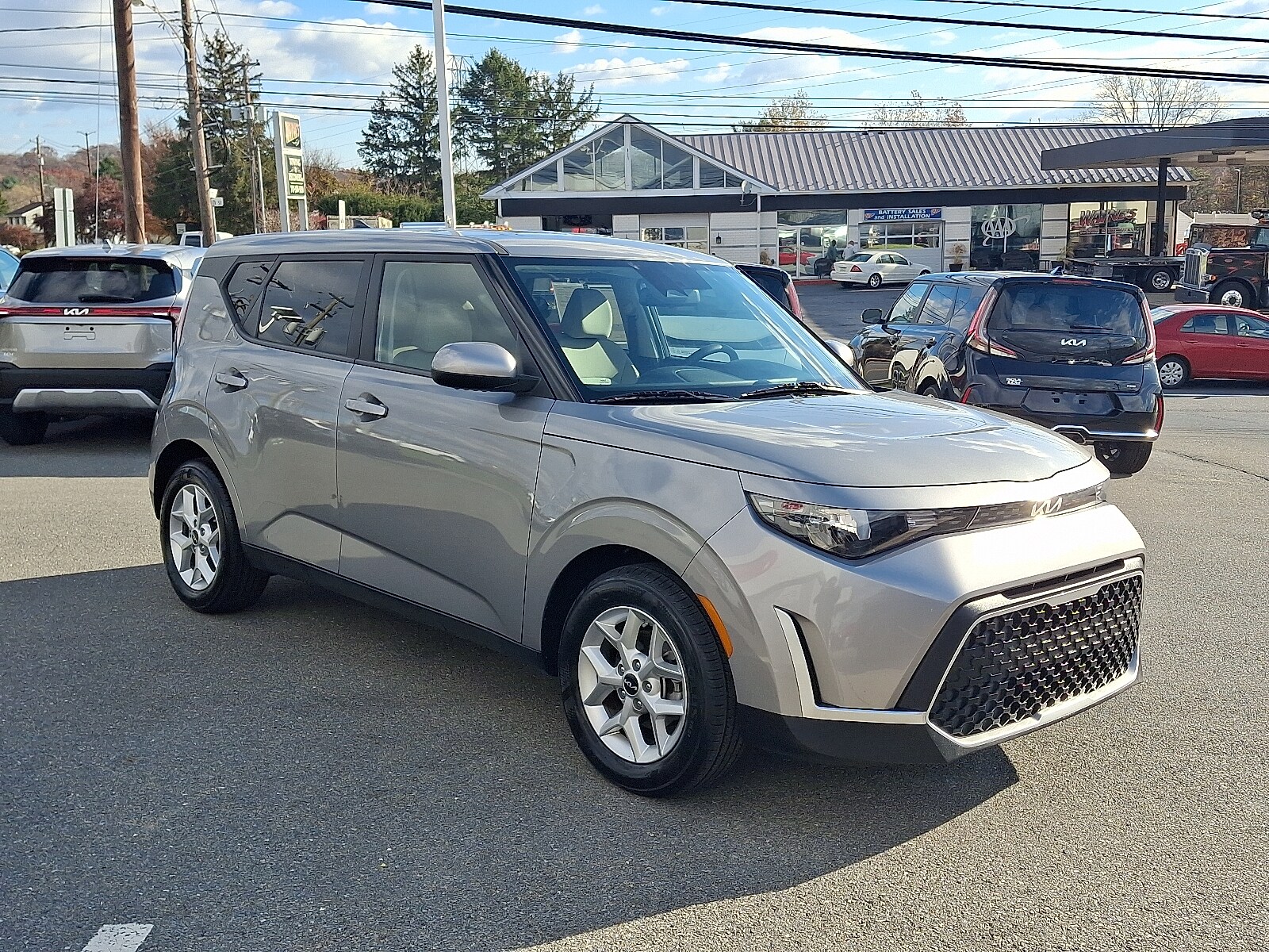 2023 Kia Soul LX photo 3