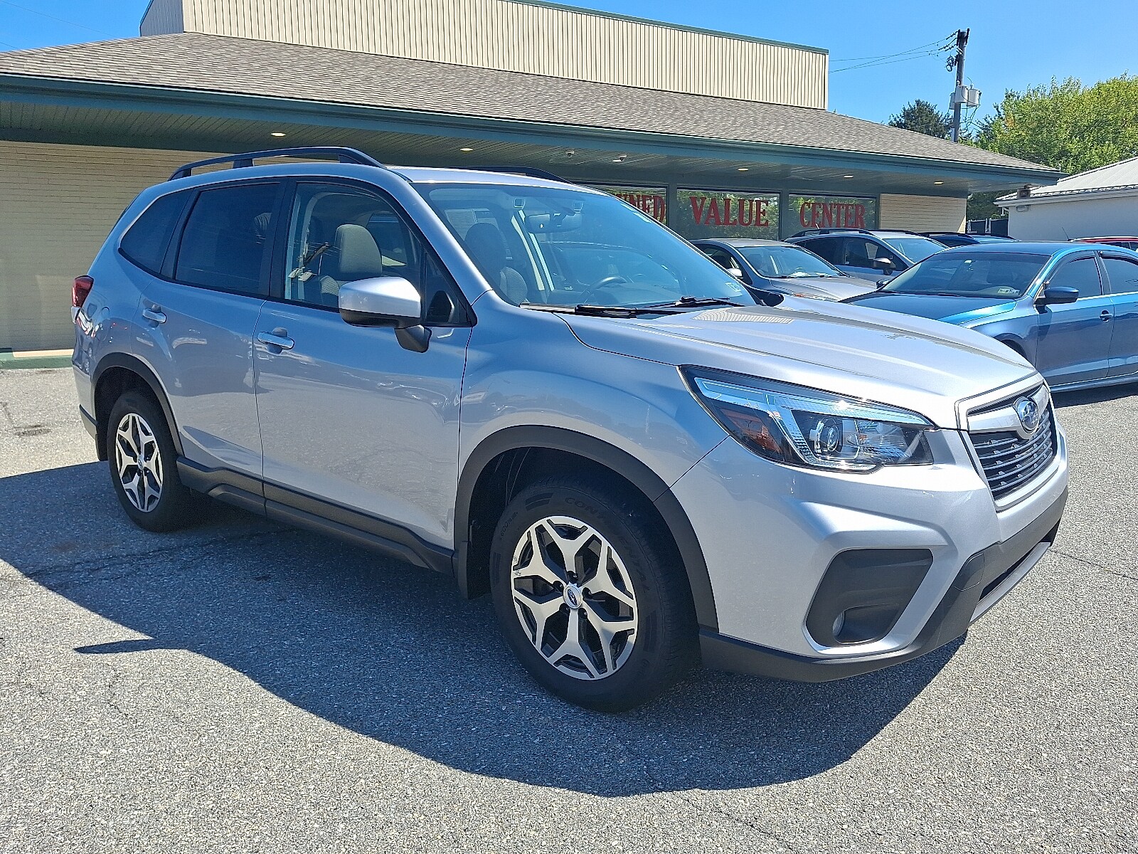 2020 Subaru Forester Premium photo 3