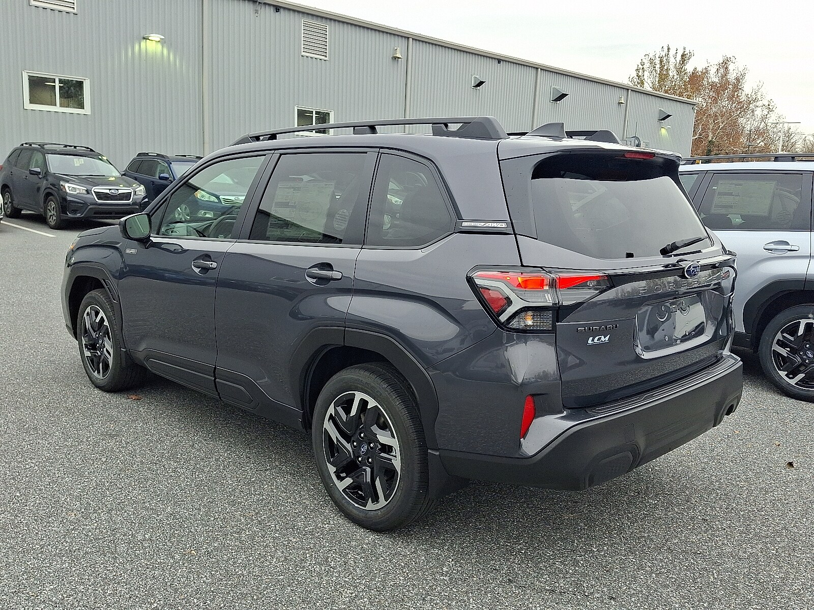 2025 Subaru Forester Premium photo 4