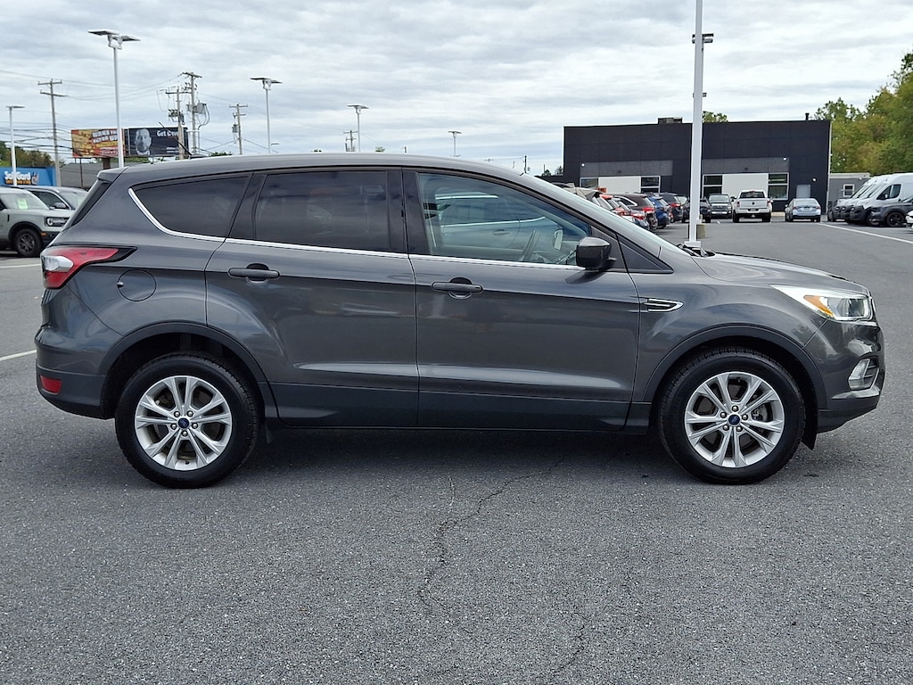 Used 2017 Ford Escape SE Sport Utility