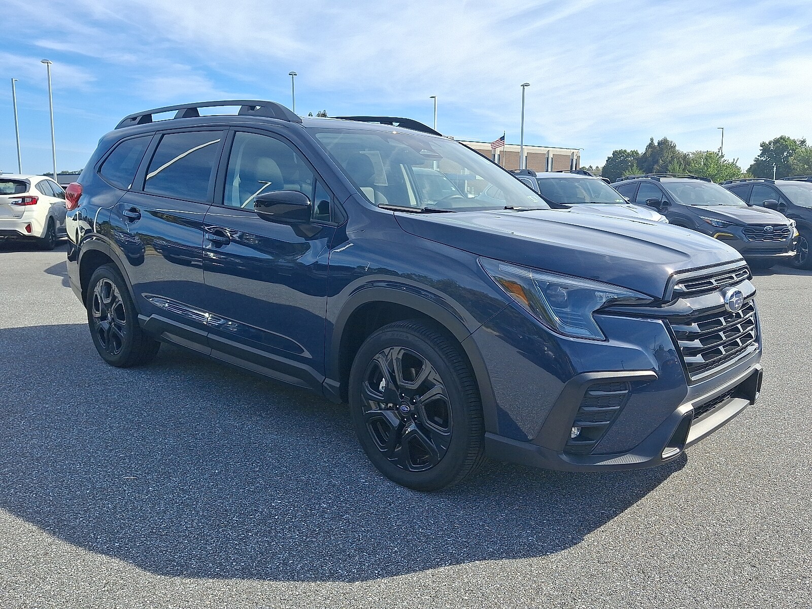 2025 Subaru Ascent Onyx Edition Touring photo 3