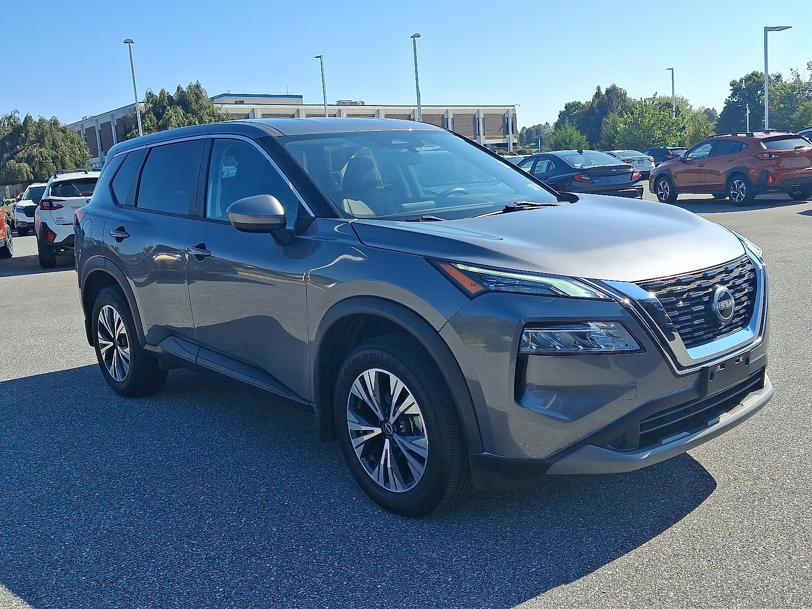 2023 Nissan Rogue SV AWD photo 3
