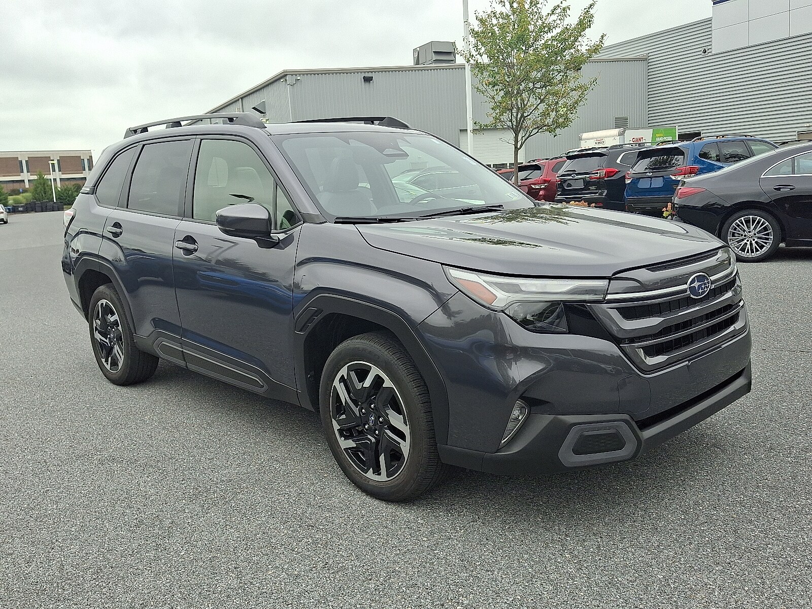 2025 Subaru Forester Limited photo 2