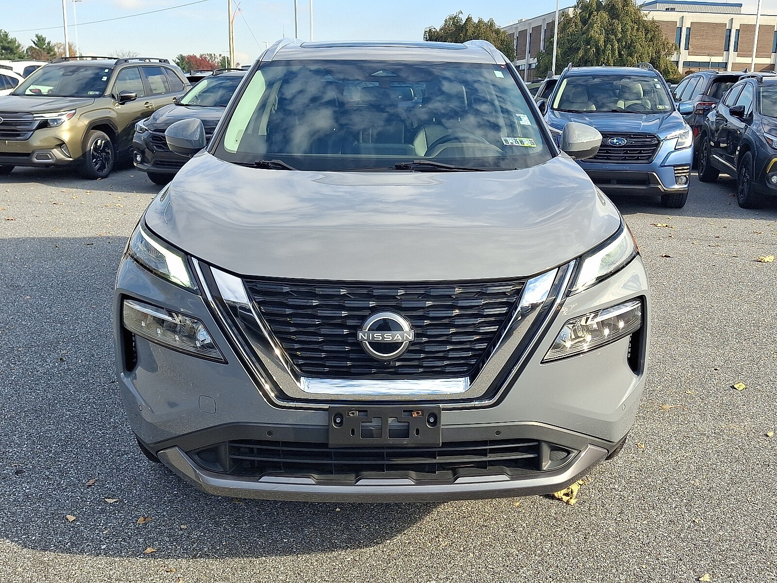 2023 Nissan Rogue SL AWD photo 2