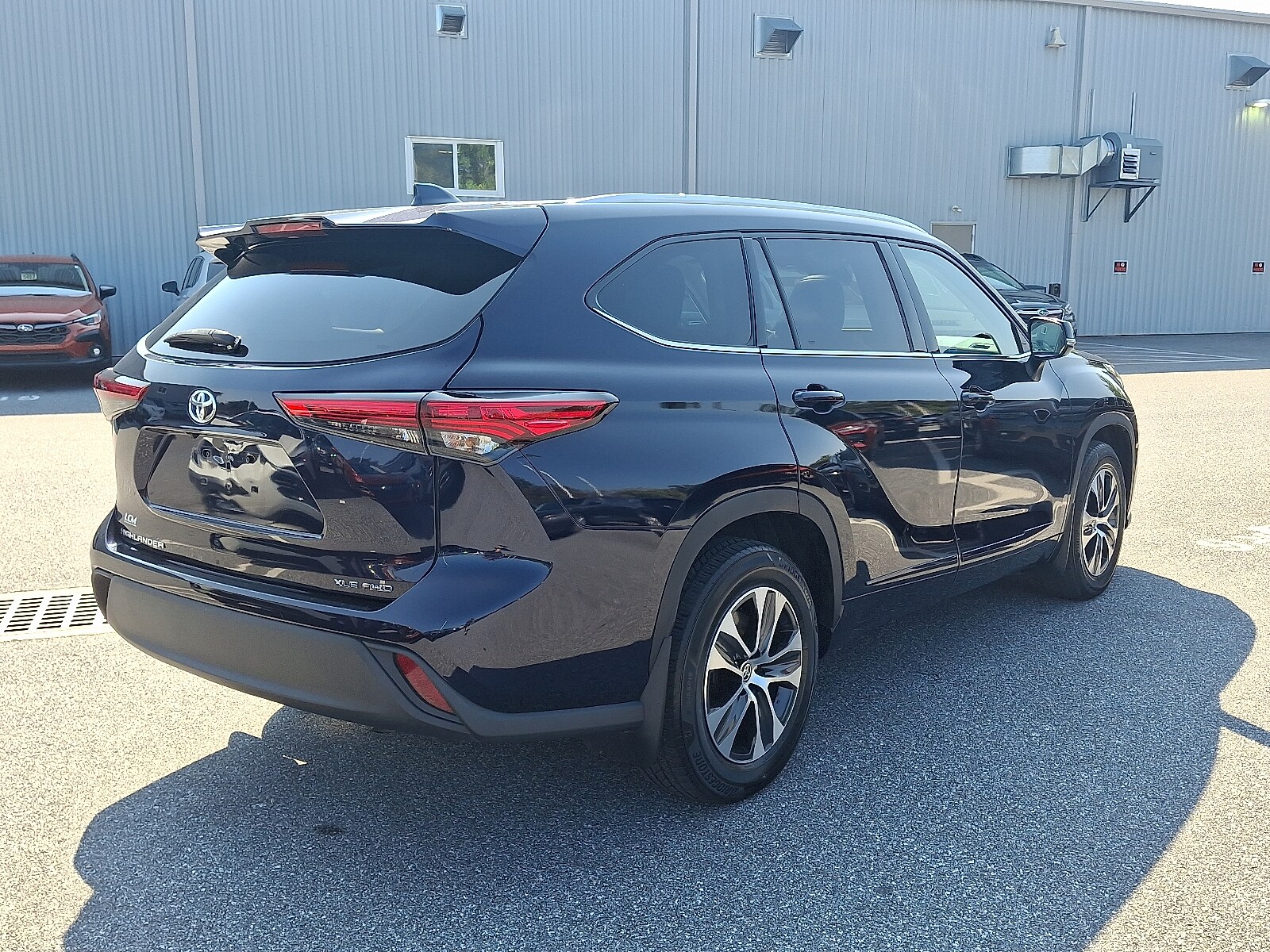 2021 Toyota Highlander XLE photo 4