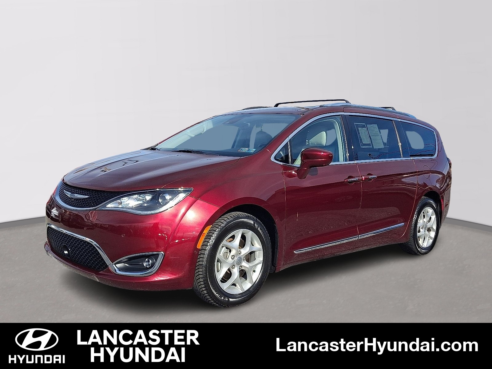 2017 Chrysler Pacifica Touring-L Plus's photo