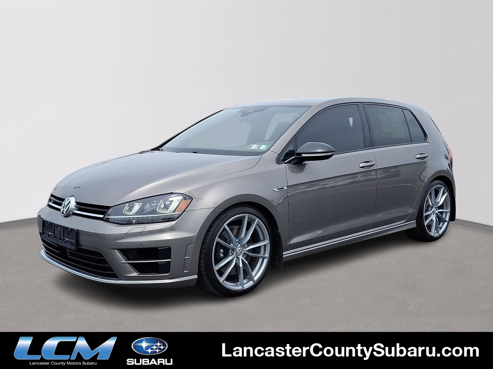 2017 Volkswagen Golf R R w/DCC & Navigation 4-door's photo