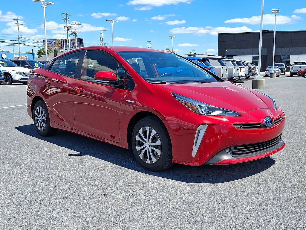 Used 2019 Toyota Prius XLE Hatchback