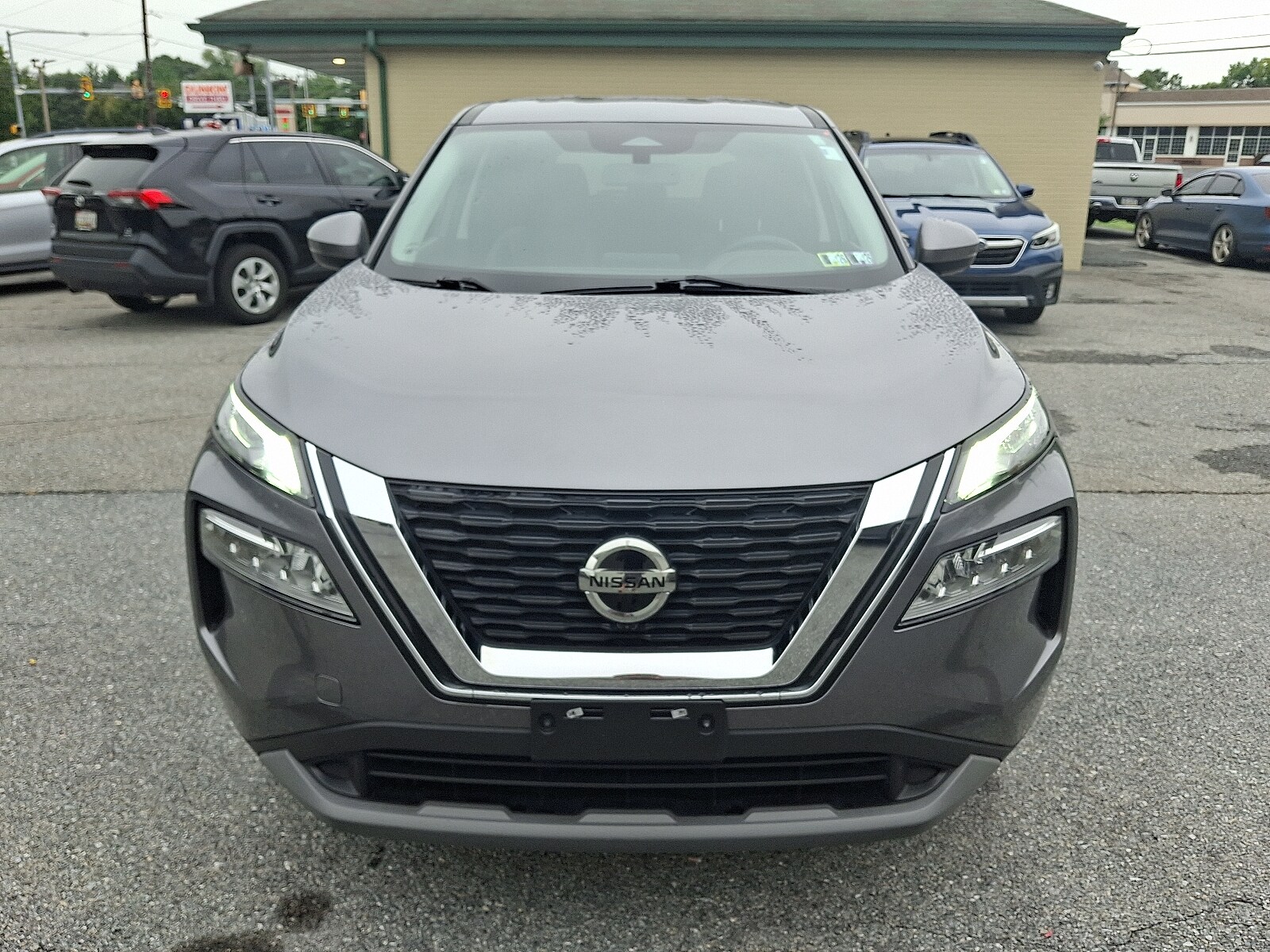 2021 Nissan Rogue SV AWD photo 2