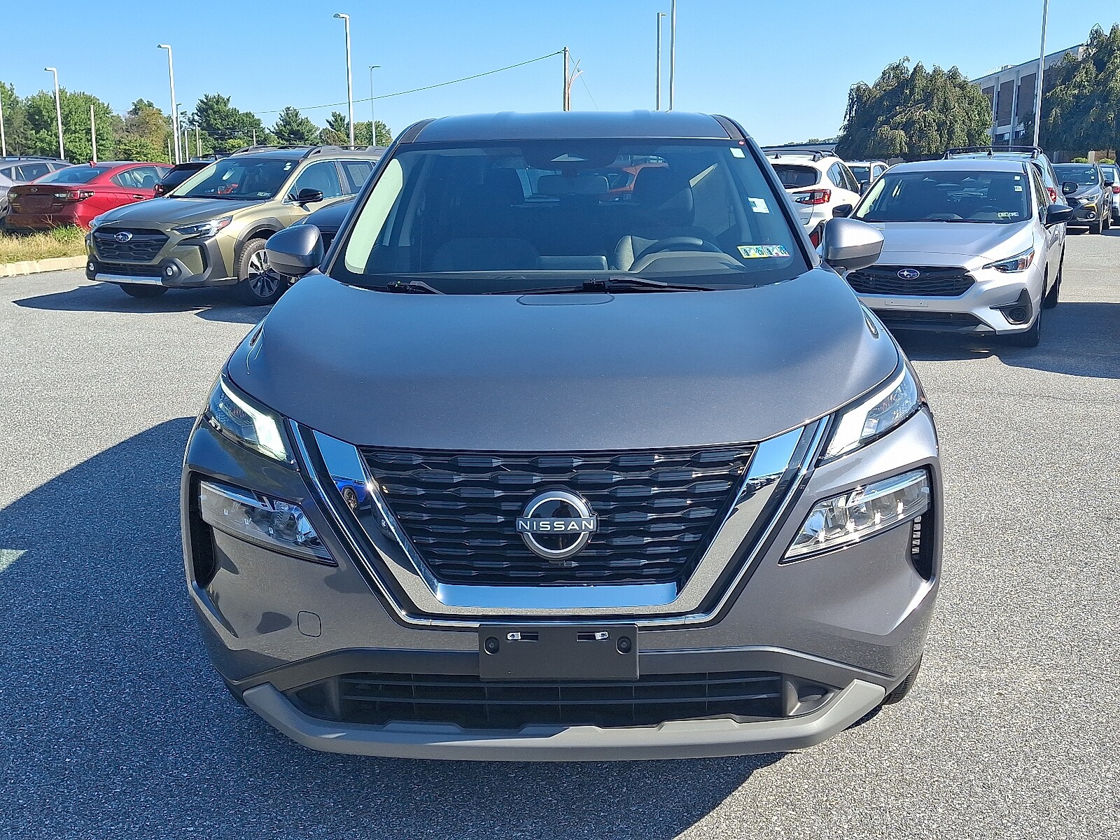 2023 Nissan Rogue SV AWD photo 2