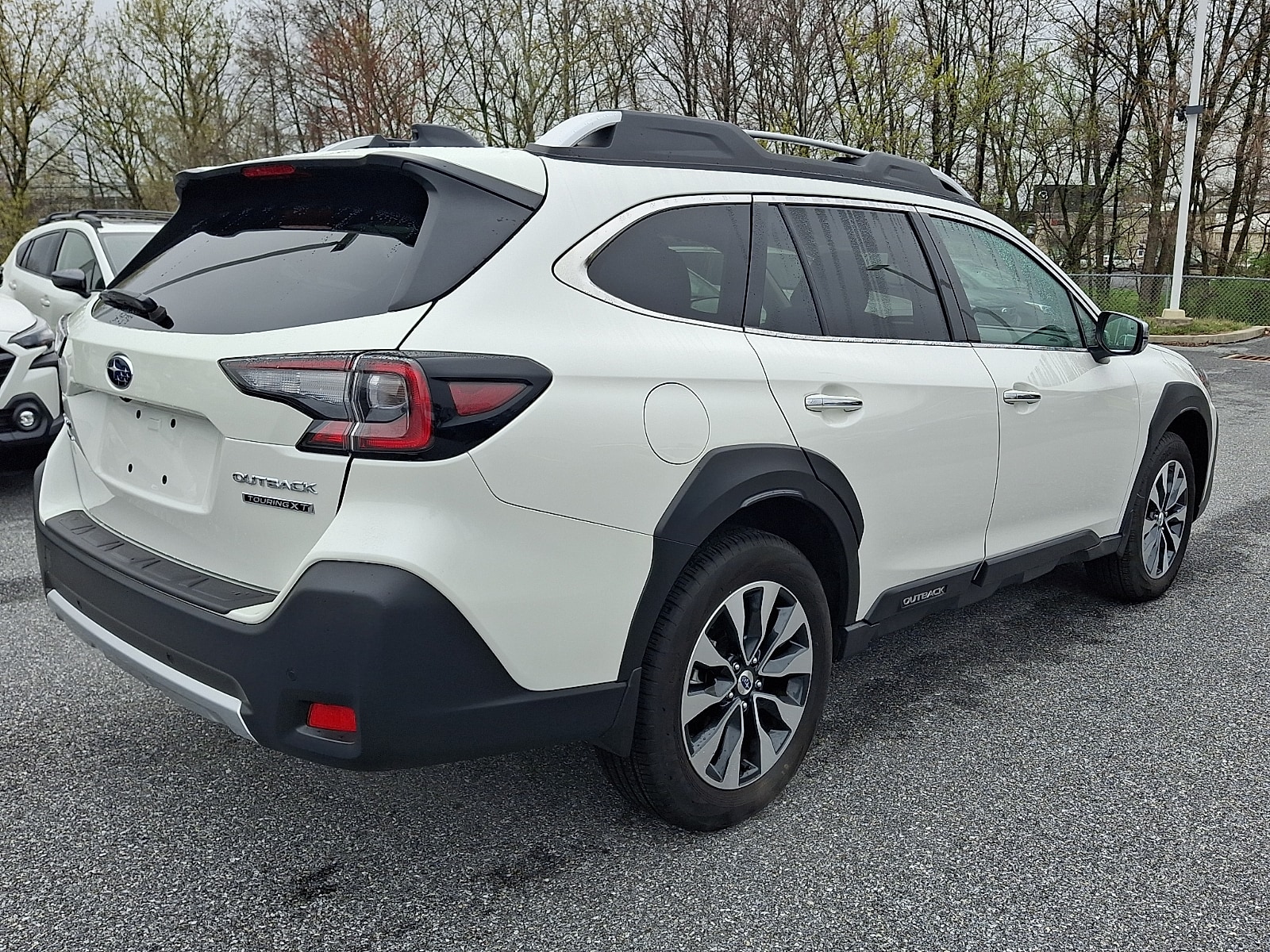 View vehicle photo 4