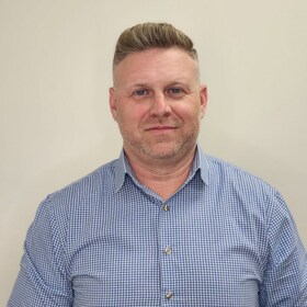 Staff member Jeff Hart from 633bed091590