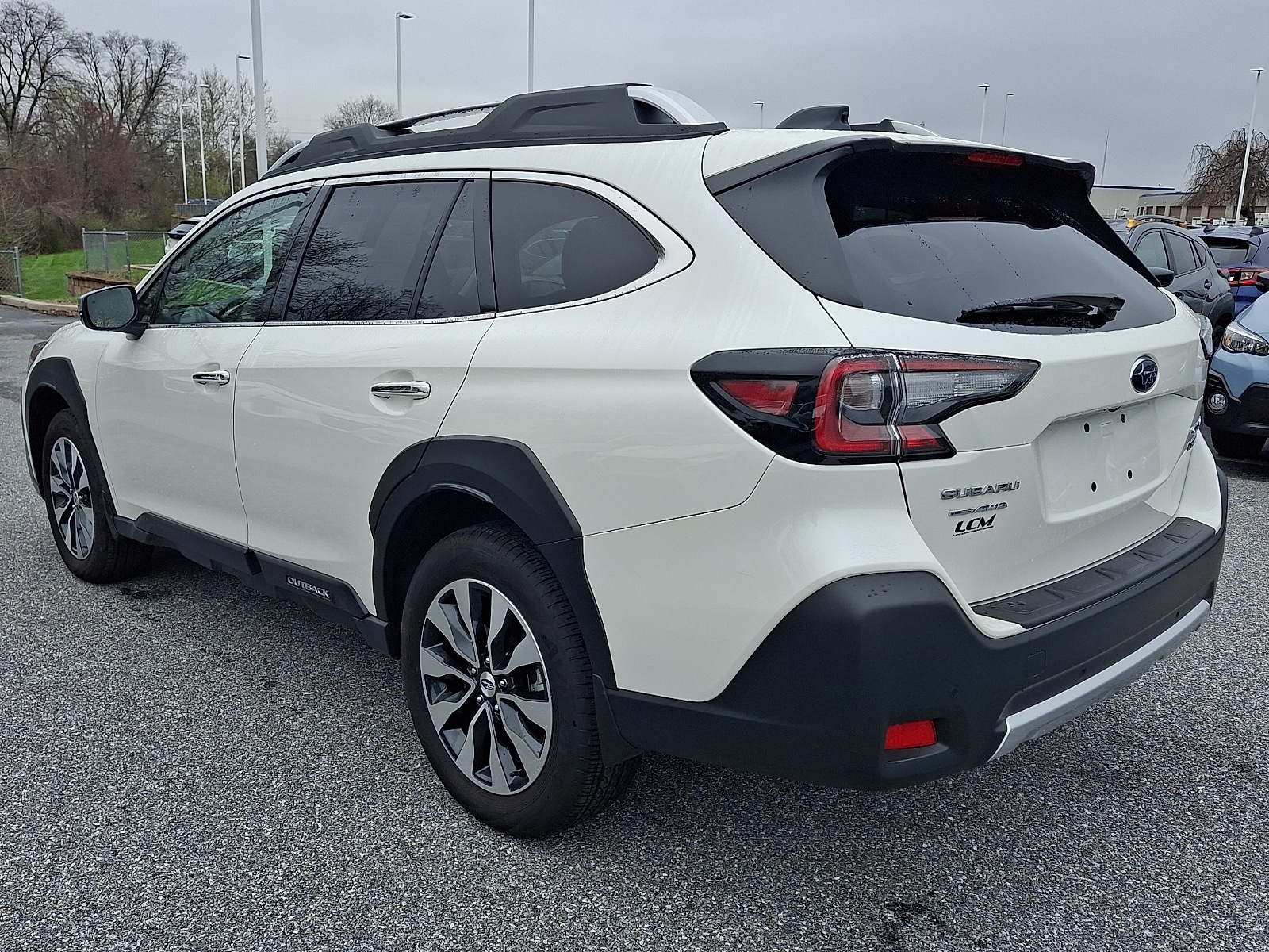 View vehicle photo 6