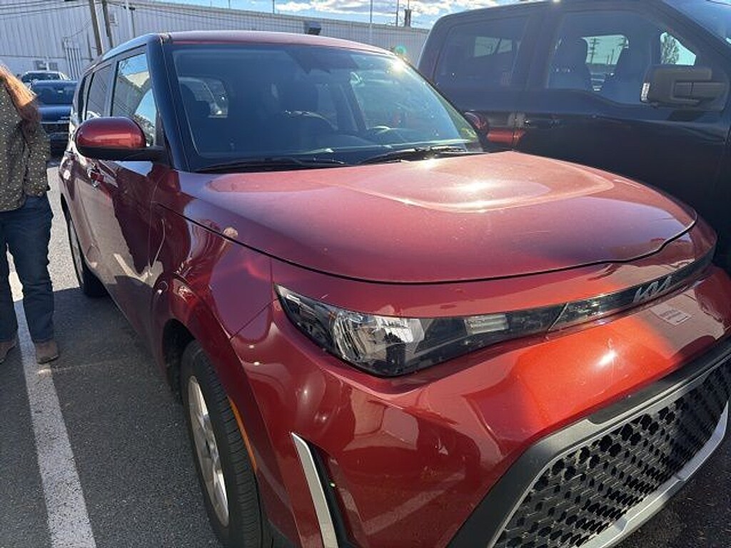 Certified 2023 Kia Soul LX Hatchback
