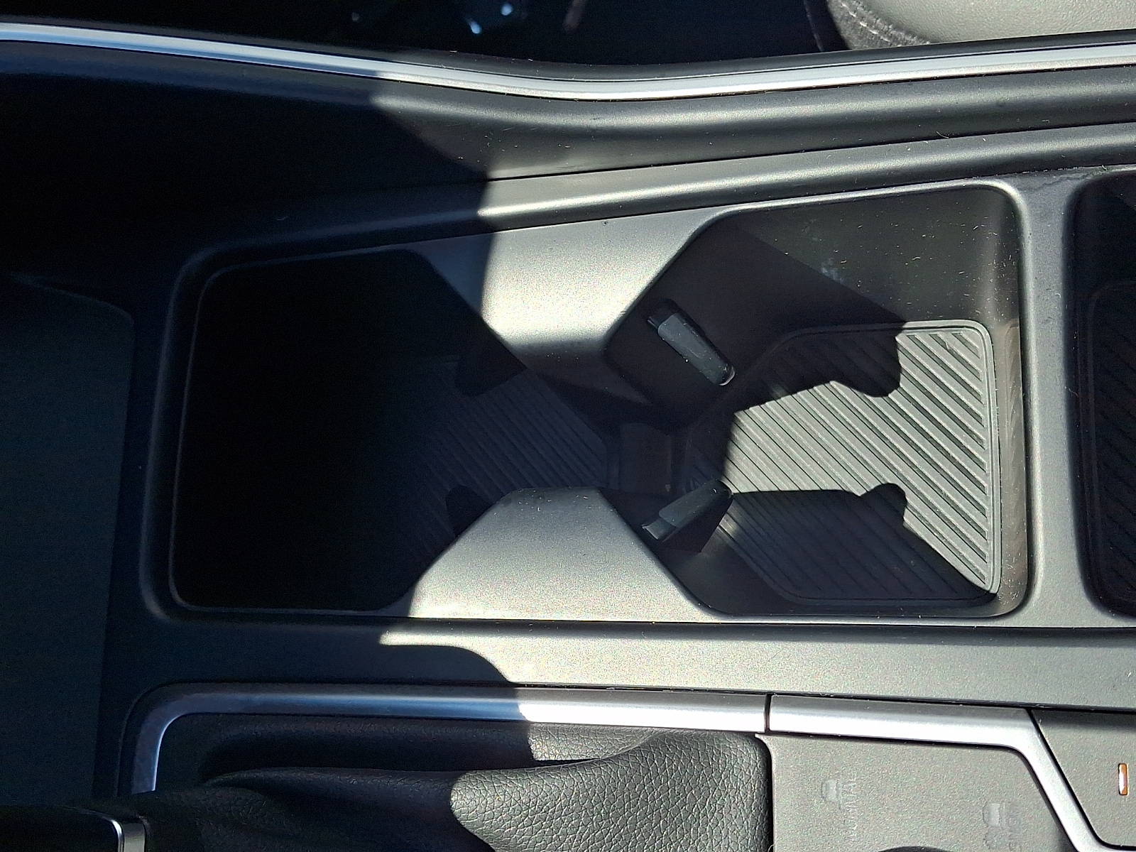 2025 Kia Sorento S - Photo 22