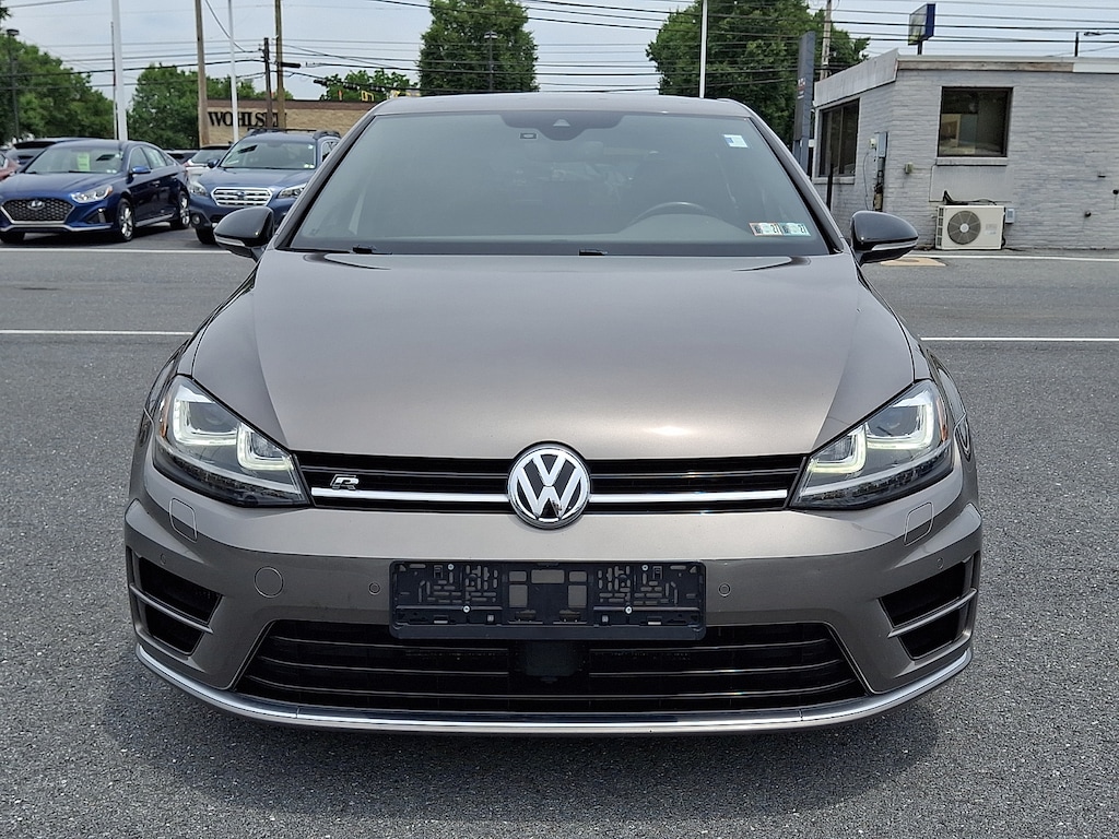 Used 2017 Volkswagen Golf R 4-Door w/DCC & Navigation Hatchback