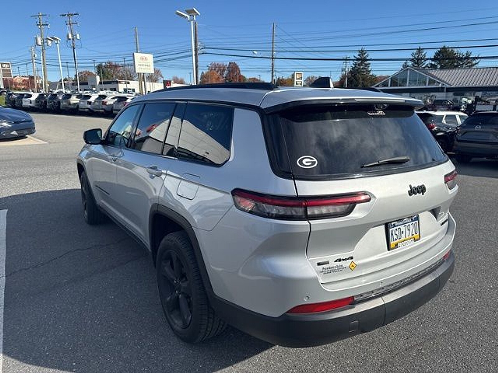 2023 Jeep Grand Cherokee Limited photo 3