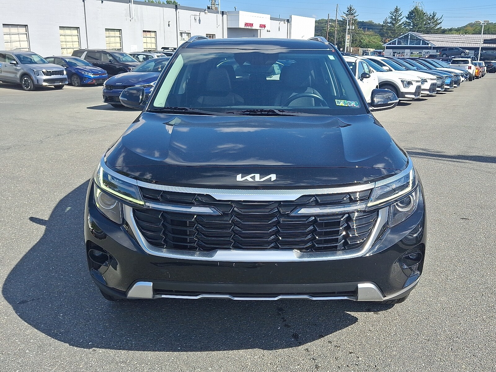 2024 Kia Seltos EX photo 2