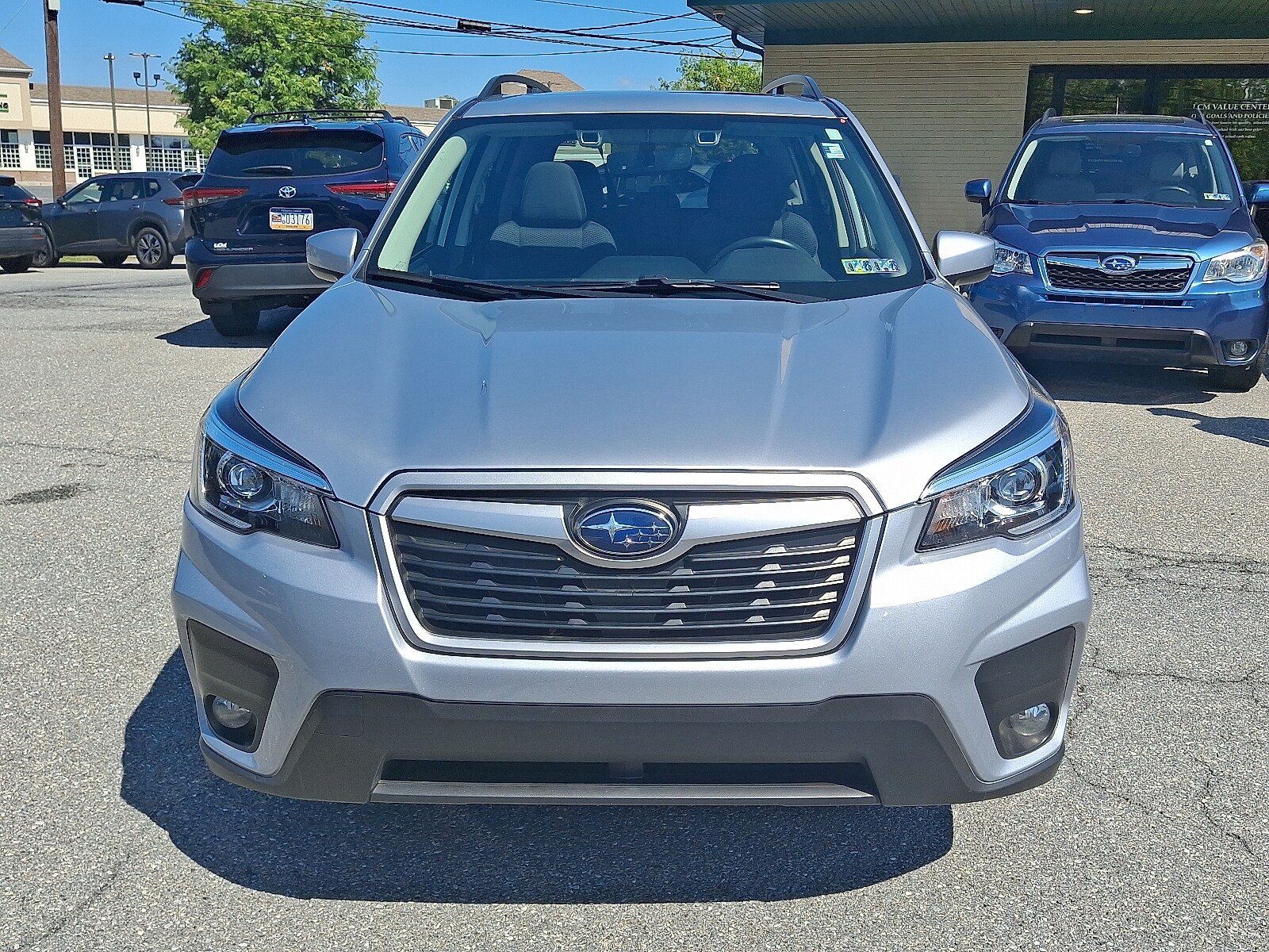 2020 Subaru Forester Premium photo 2