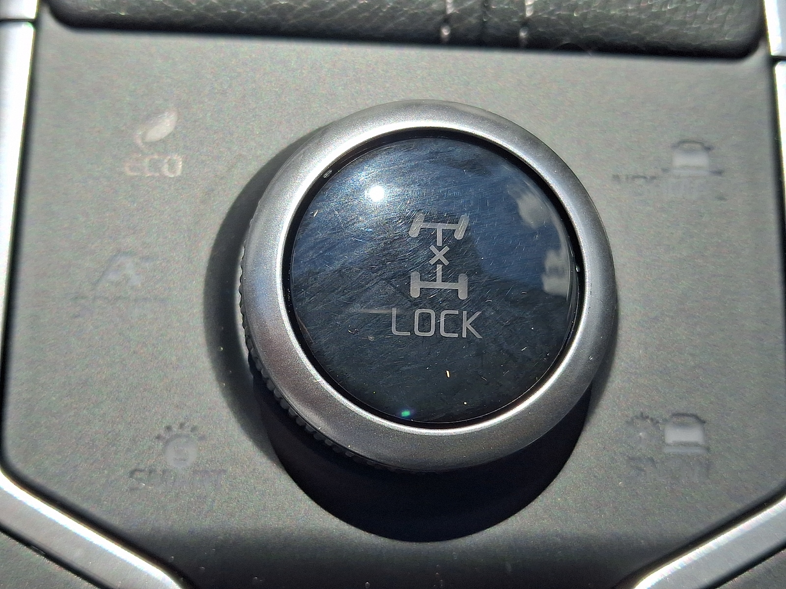 2025 Kia Sorento S - Photo 25