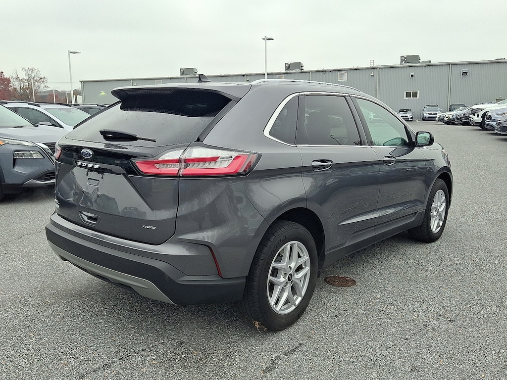 Used 2024 Ford Edge SEL Sport Utility
