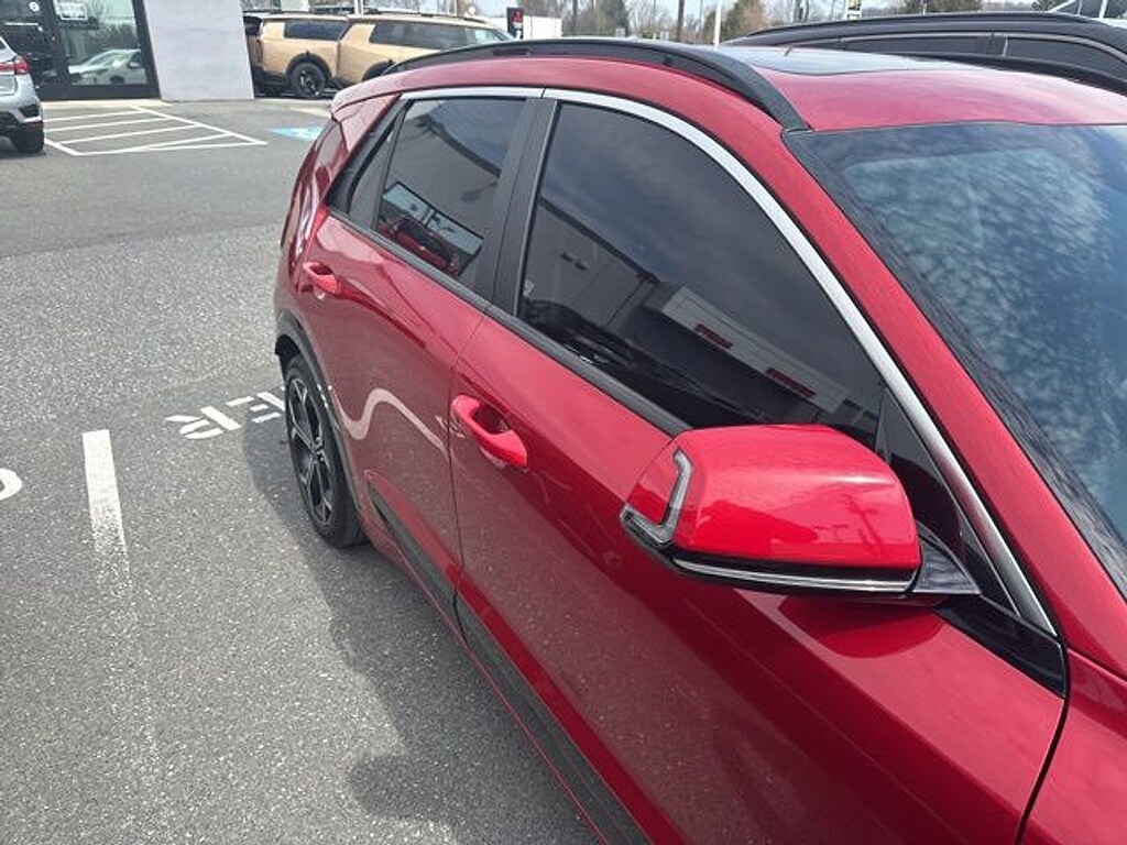 Used 2023 Kia Niro EX Touring Sport Utility