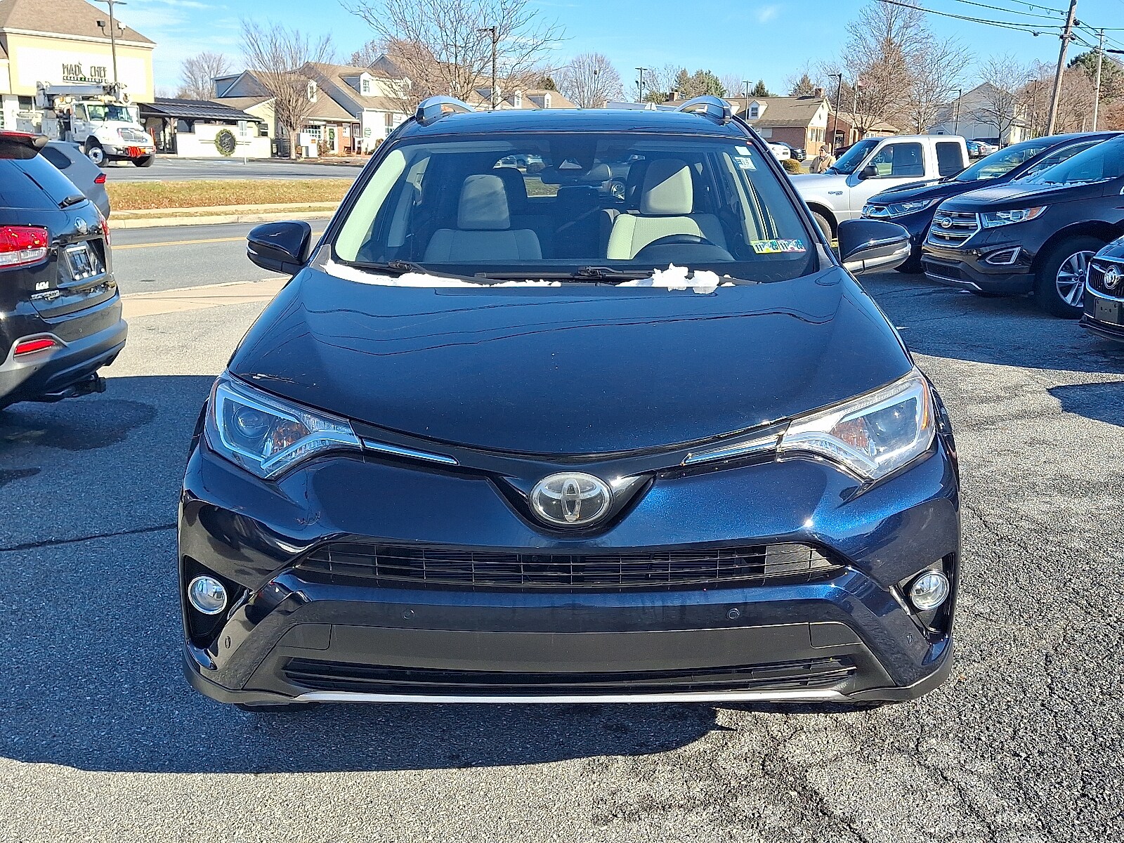2018 Toyota RAV4 XLE photo 2