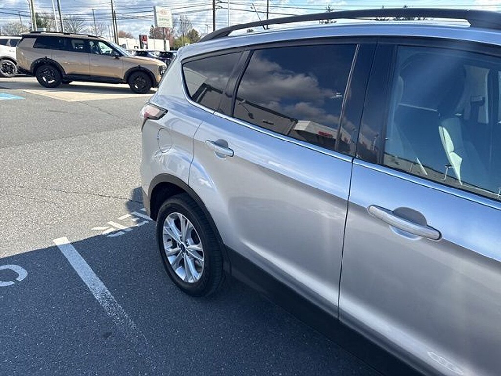Used 2018 Ford Escape SE Sport Utility