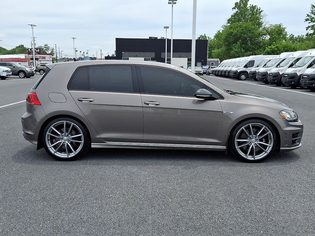 Used 2017 Volkswagen Golf R 4-Door w/DCC & Navigation Hatchback