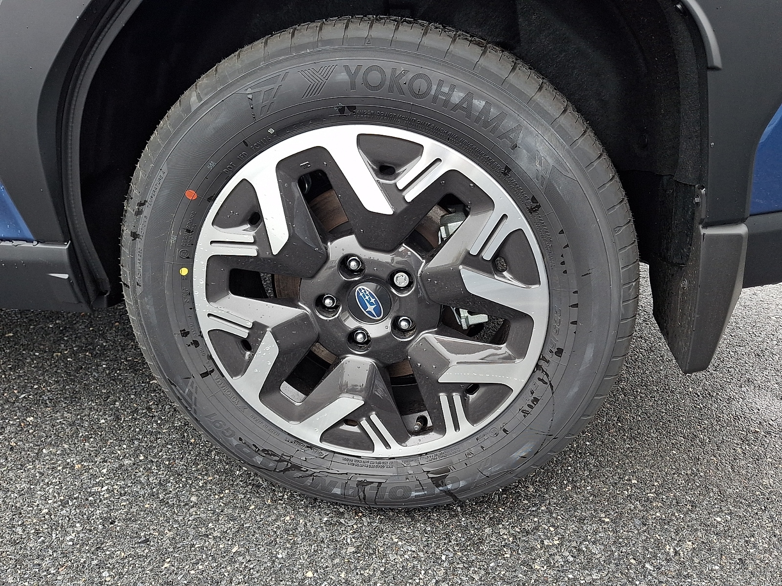 View vehicle photo 5