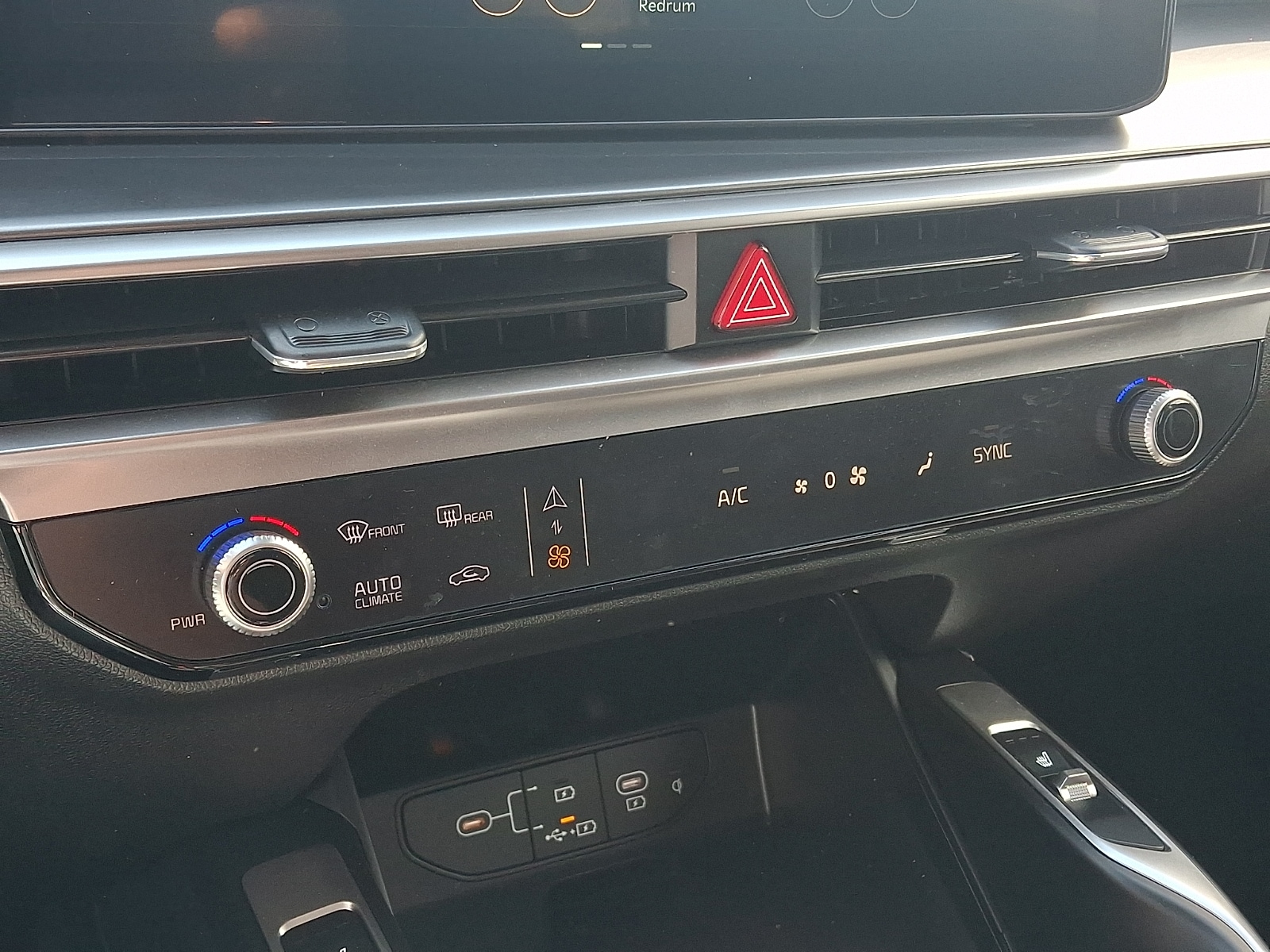2025 Kia Sorento S - Photo 13