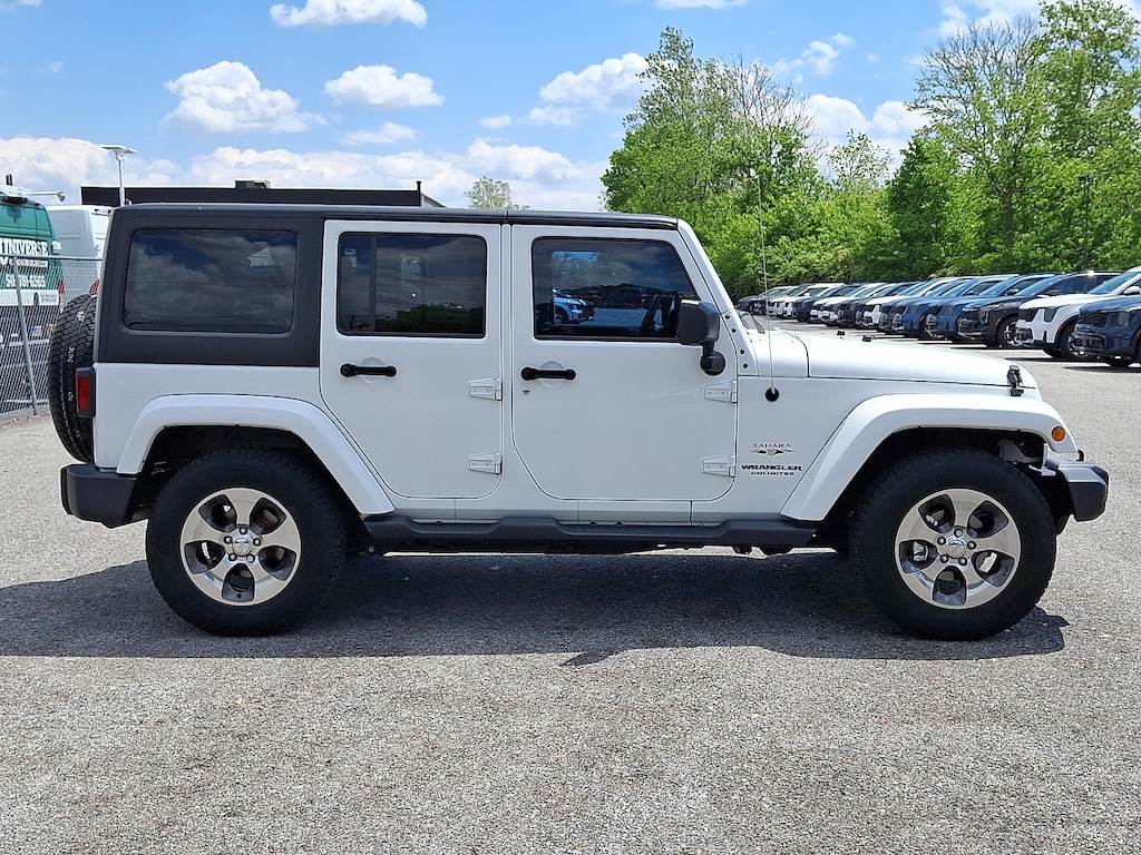 Used 2017 Jeep Wrangler Unlimited Sahara 4x4 Sport Utility