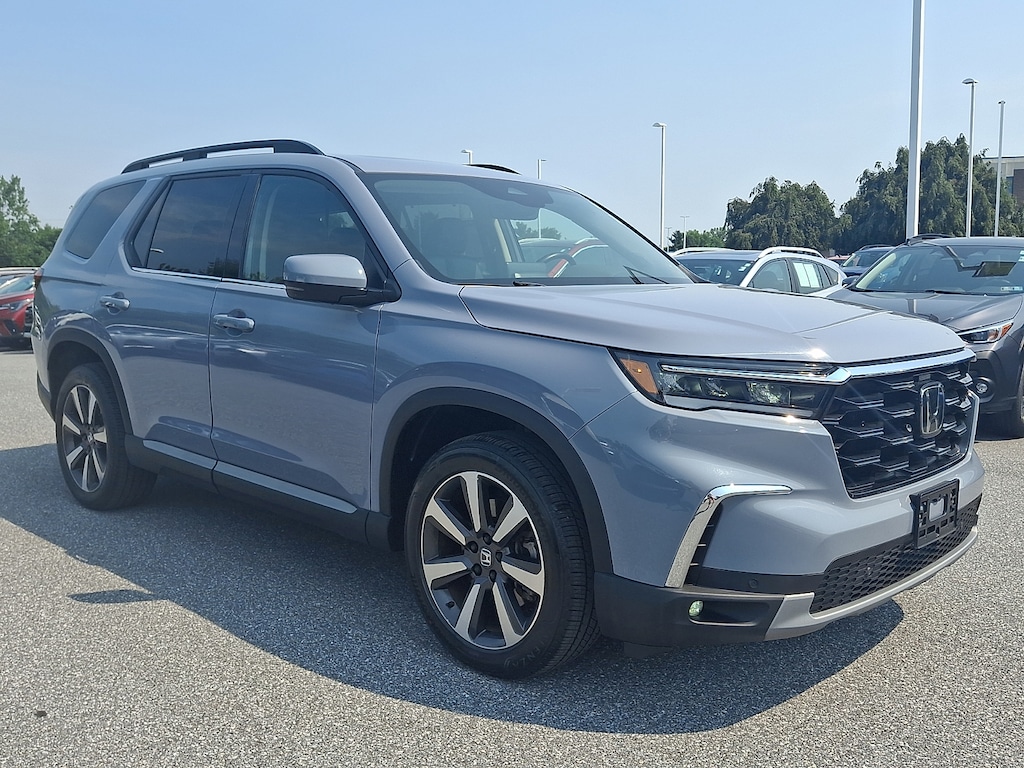 Used 2023 Honda Pilot AWD Touring Sport Utility