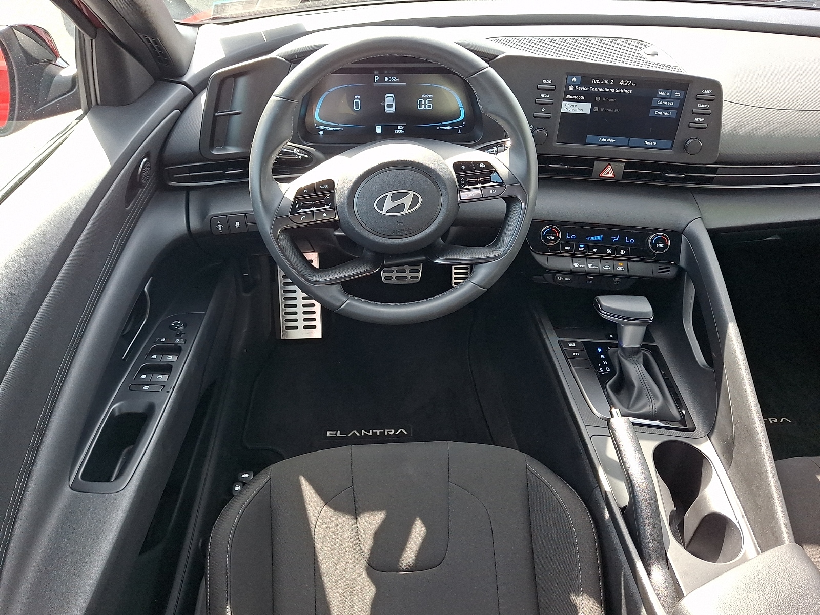 2025 Hyundai Elantra SEL - Photo 12