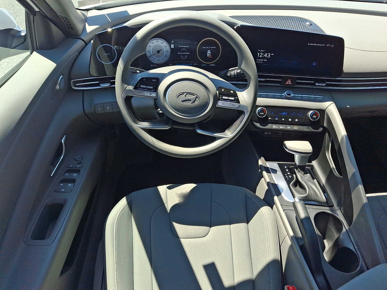 2024 Hyundai Elantra SEL - Photo 12