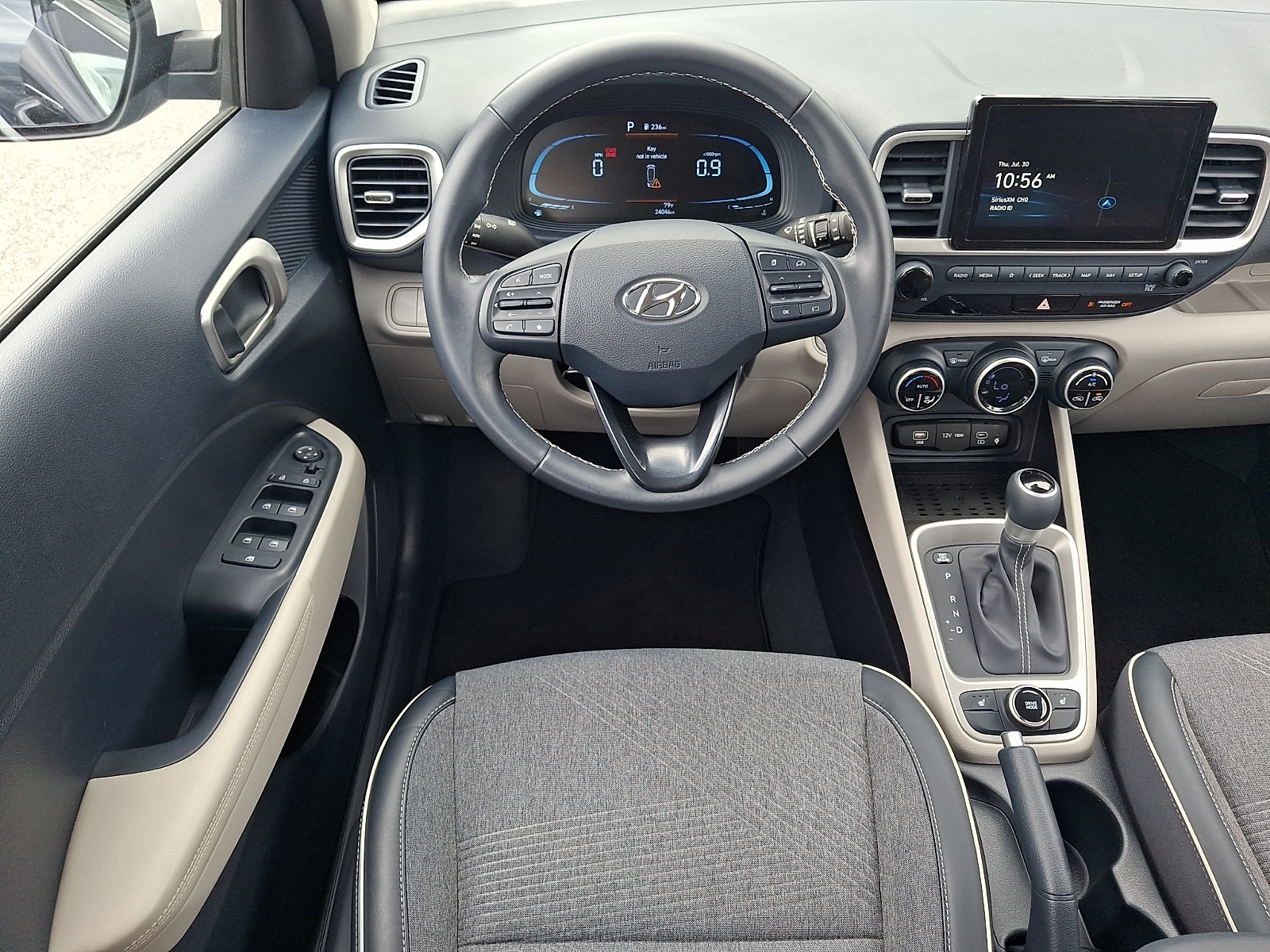 2023 Hyundai Venue Limited - Photo 12
