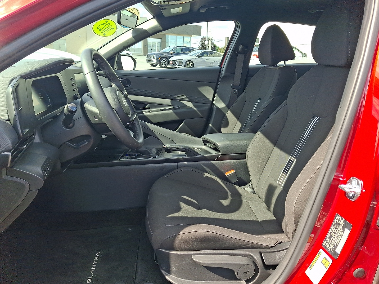 2025 Hyundai Elantra SEL - Photo 14