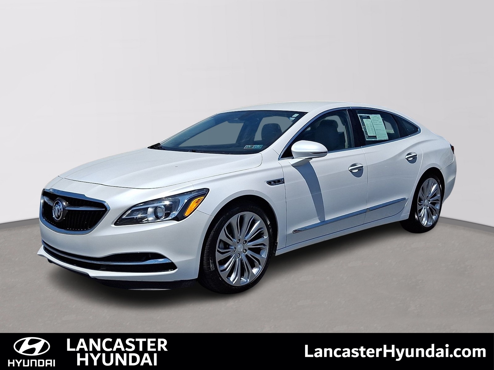 2017 Buick LaCrosse Essence's photo