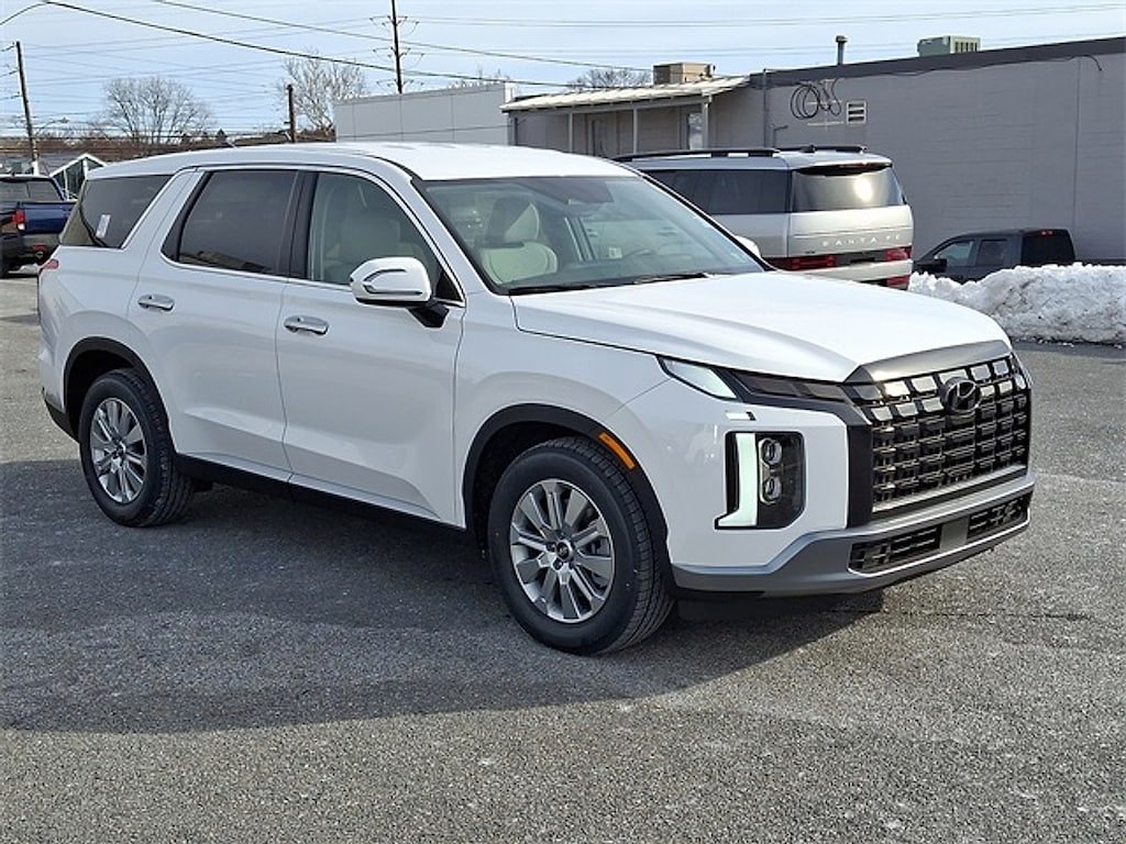 Used 2025 Hyundai Palisade SE SUV