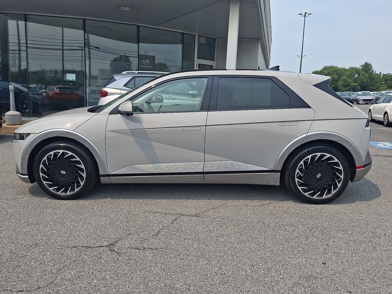 2023 Hyundai IONIQ 5 Limited - Photo 8
